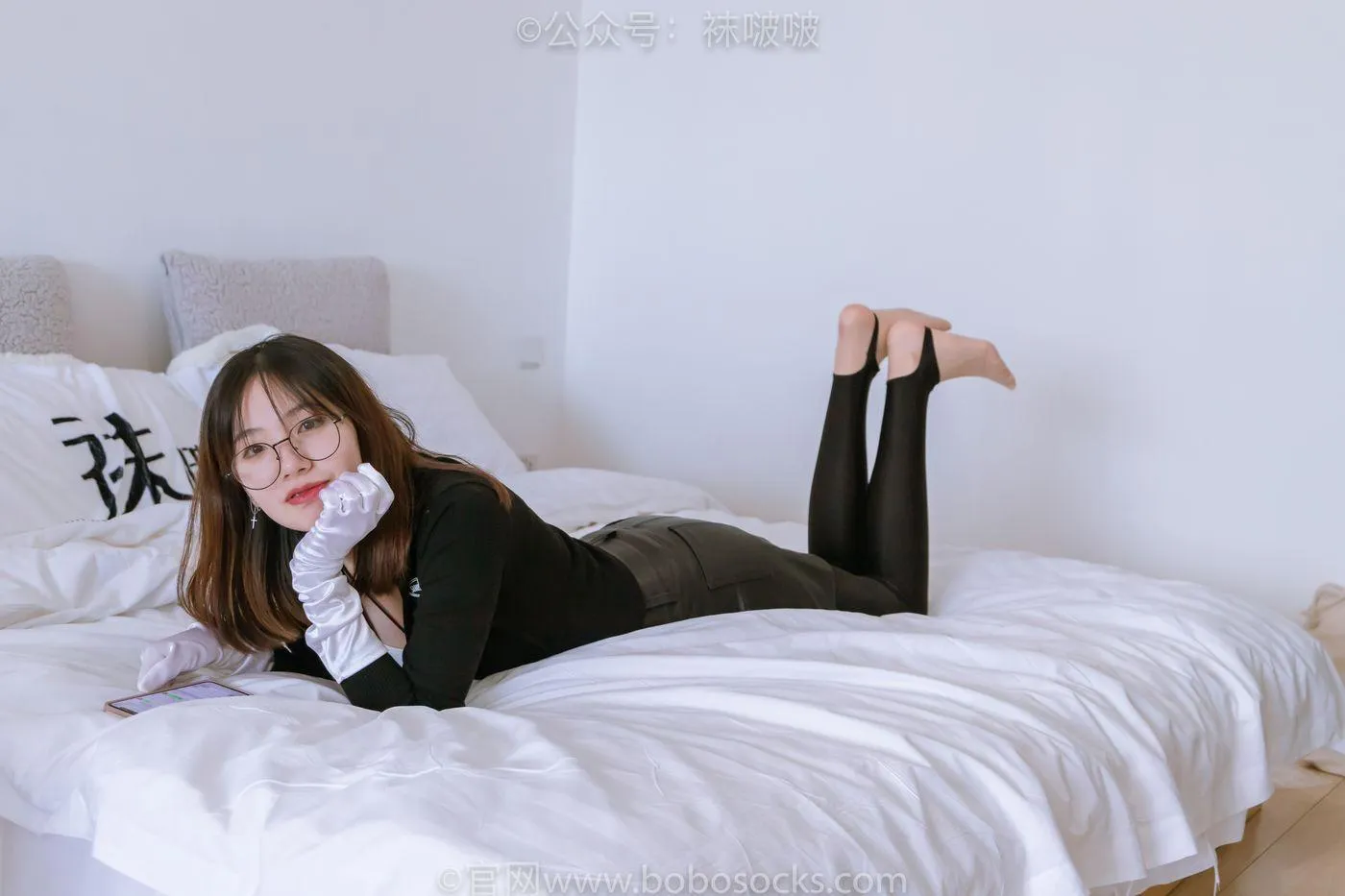 [BoBoSocks袜啵啵]NO.041 小甜豆-高跟长靴、黑色踩脚裤、肉丝 [140P]插图4